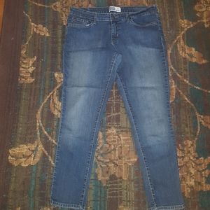 Women's signature skinny jeans